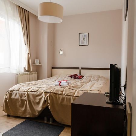 Garni Hotel 018 In Ni Eksteriør bilde