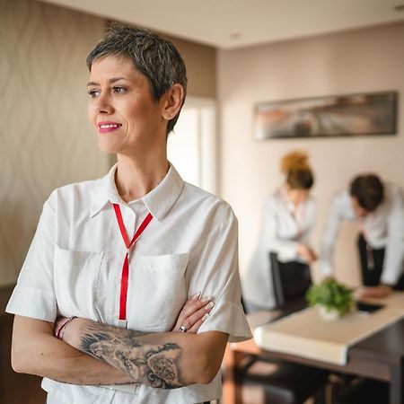 Garni Hotel 018 In Ni Eksteriør bilde
