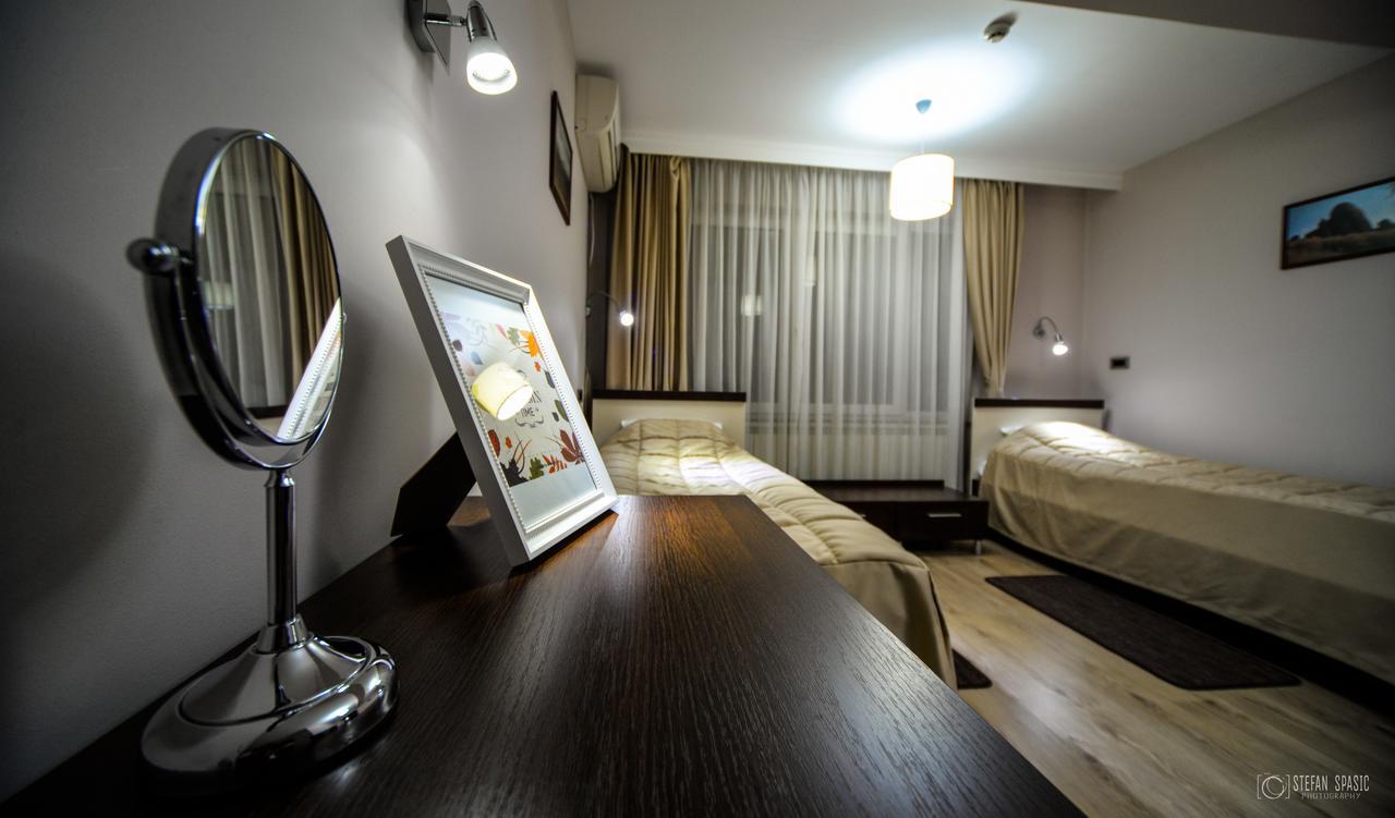 Garni Hotel 018 In Ni Eksteriør bilde