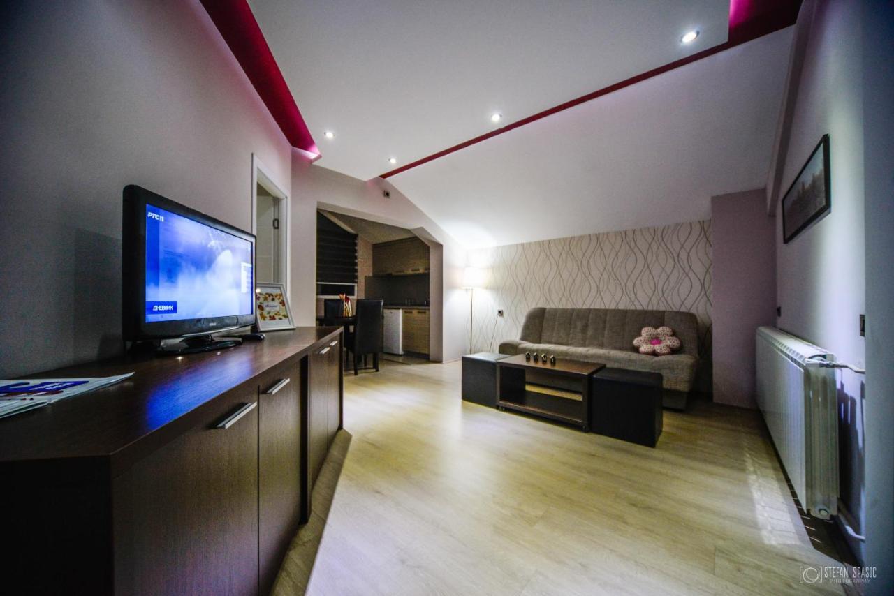 Garni Hotel 018 In Ni Eksteriør bilde