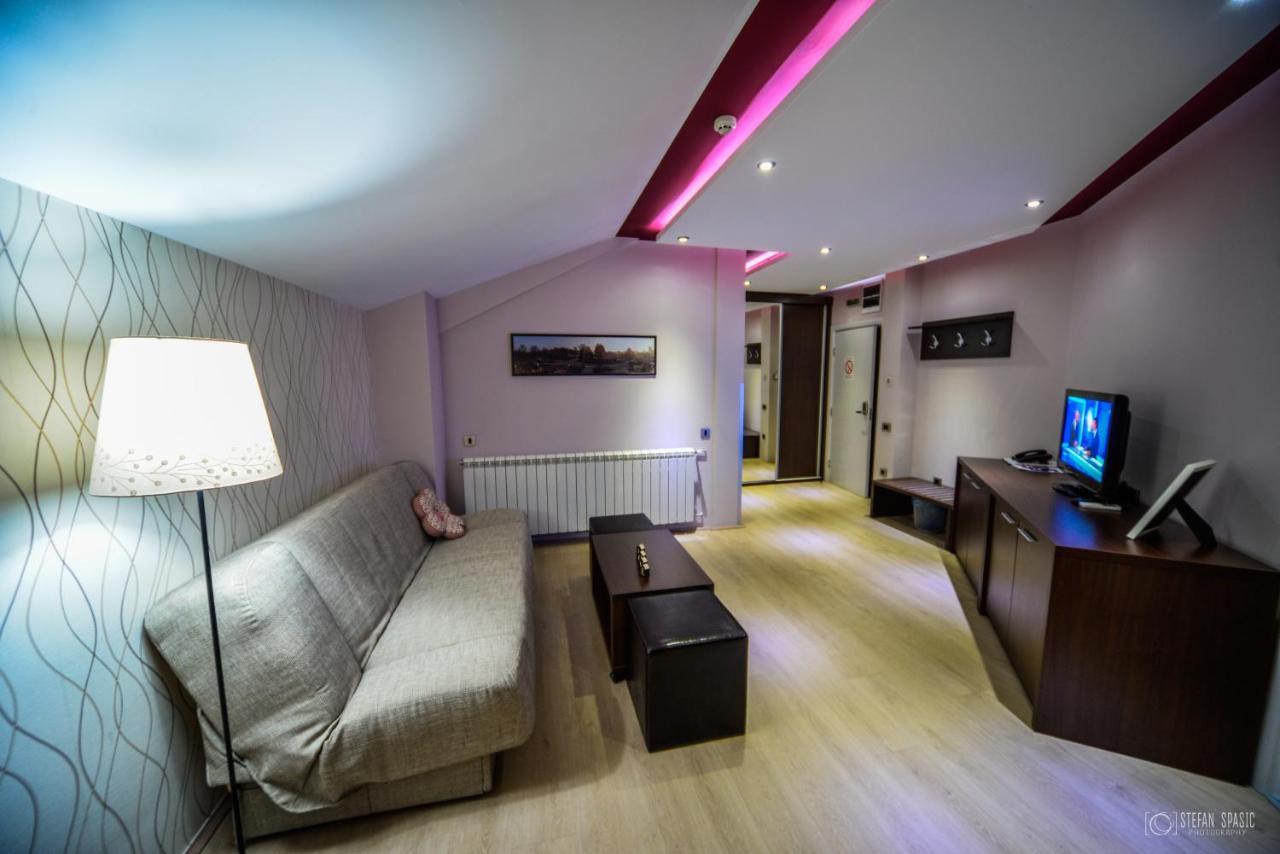 Garni Hotel 018 In Ni Eksteriør bilde