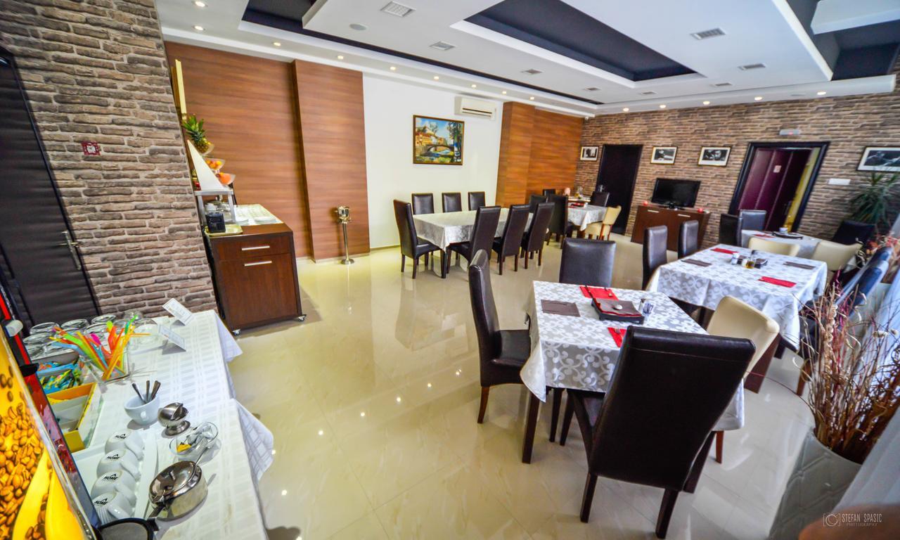Garni Hotel 018 In Ni Eksteriør bilde