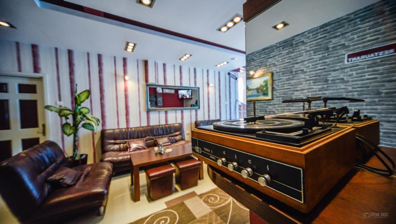 Garni Hotel 018 In Ni Eksteriør bilde