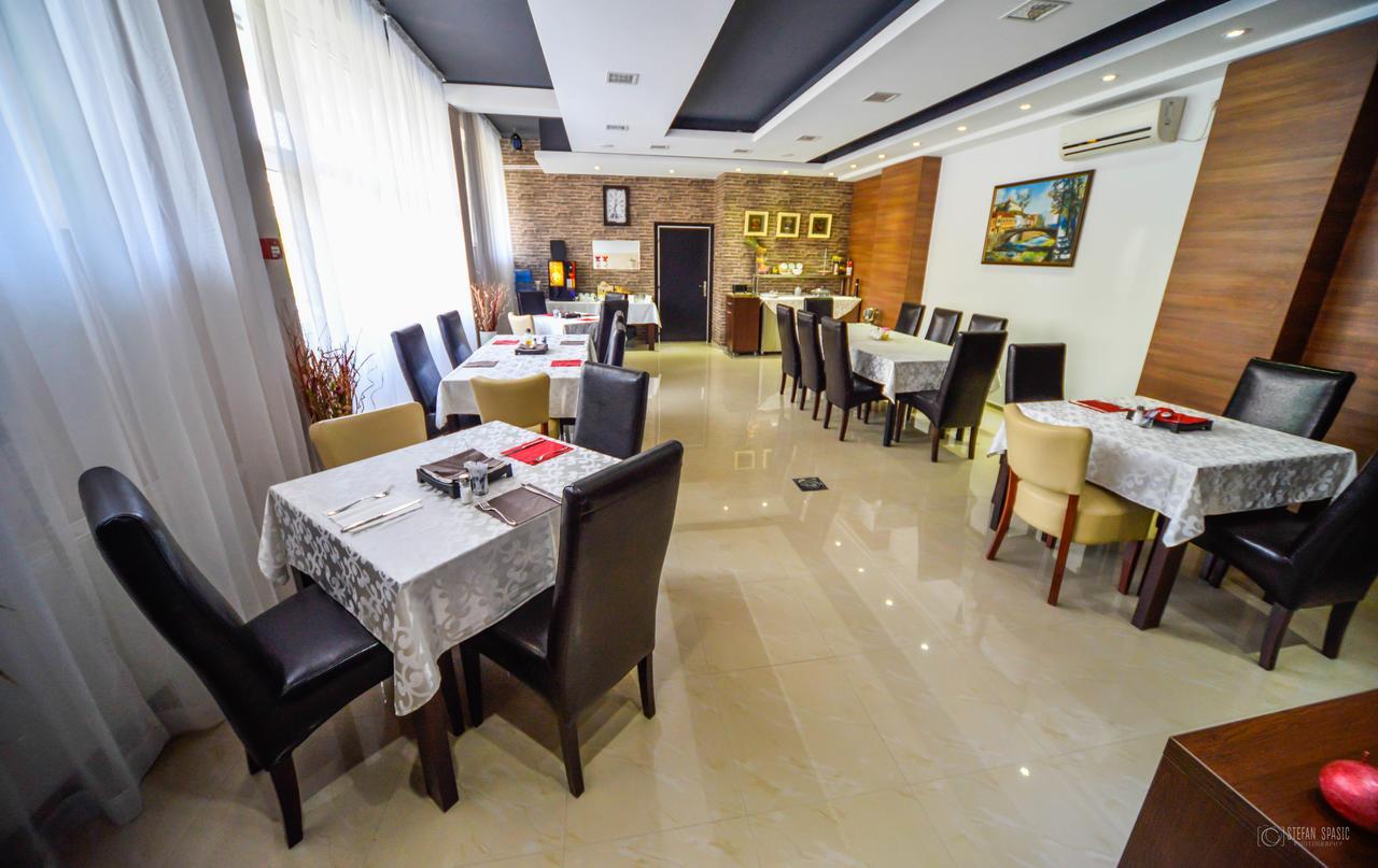 Garni Hotel 018 In Ni Eksteriør bilde