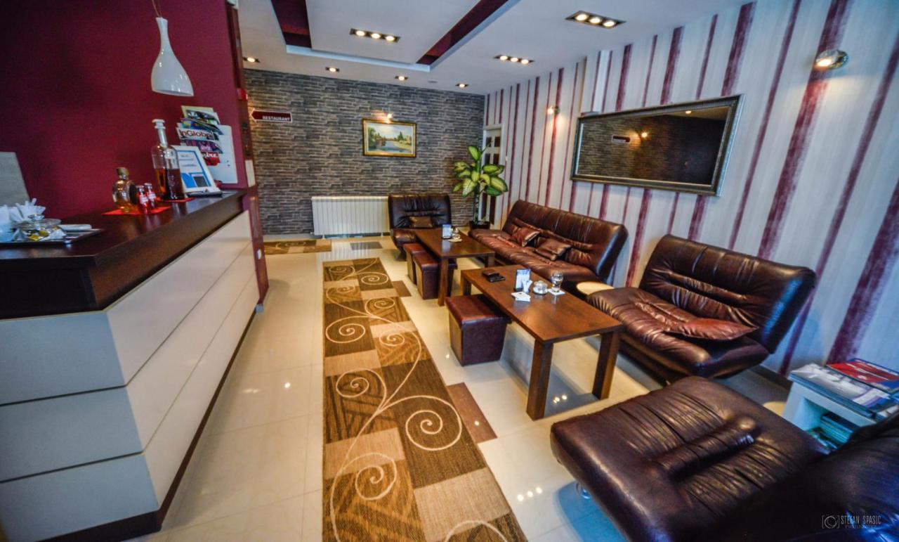 Garni Hotel 018 In Ni Eksteriør bilde